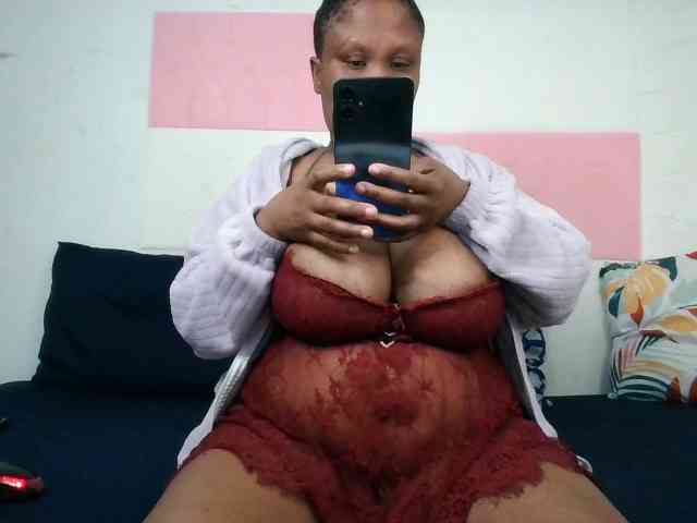 BIGTITTISXX webcam