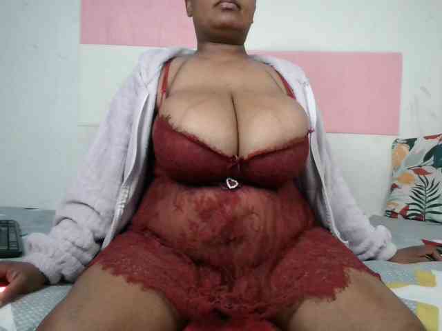 BIGTITTISXX webcam