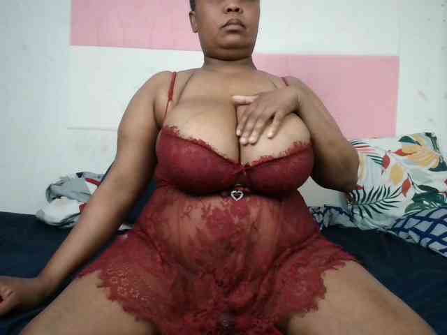BIGTITTISXX webcam