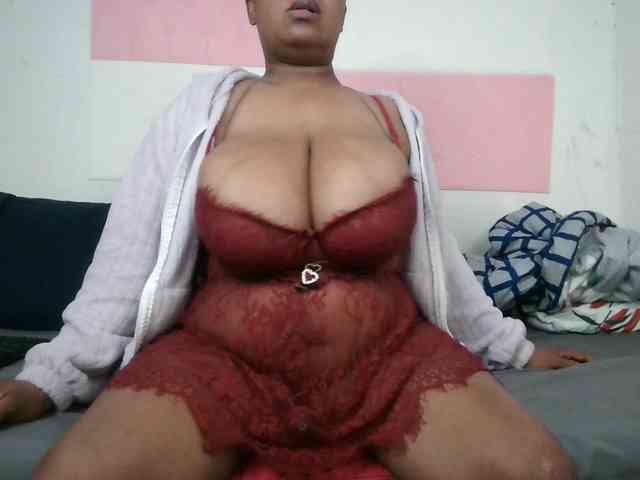 BIGTITTISXX webcam