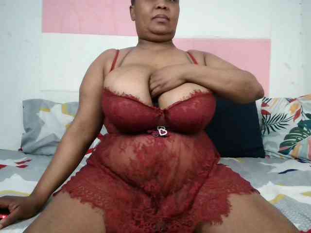 BIGTITTISXX webcam