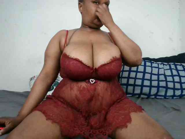 BIGTITTISXX webcam