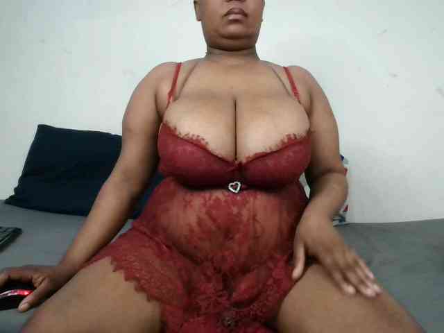 BIGTITTISXX webcam