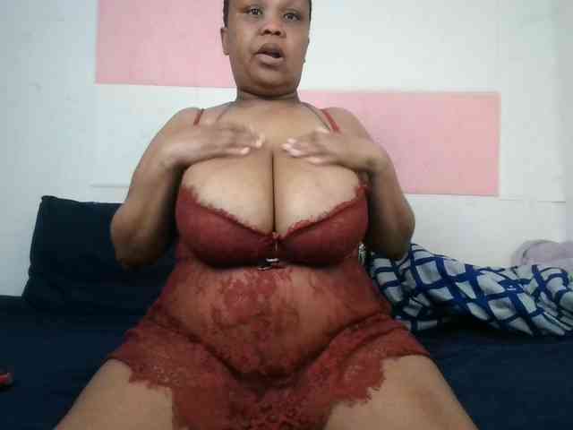 BIGTITTISXX webcam