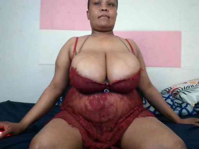 BIGTITTISXX webcam