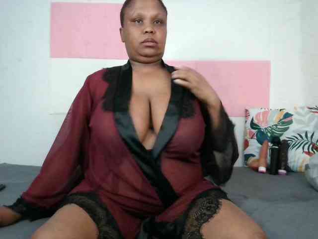 BIGTITTISXX webcam