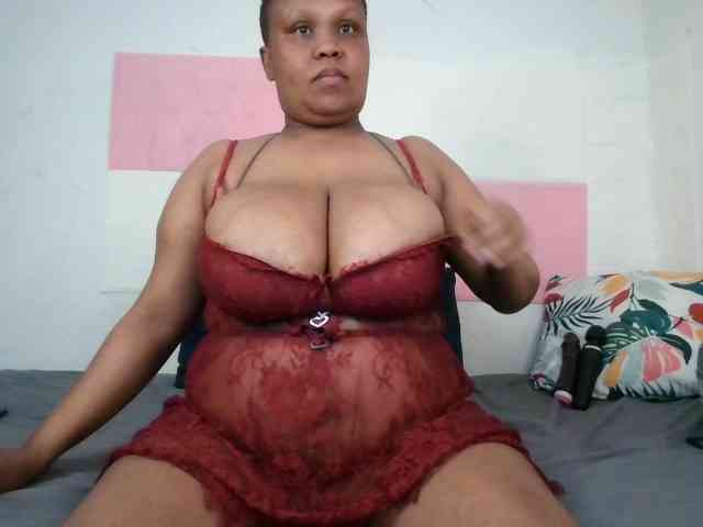 BIGTITTISXX webcam