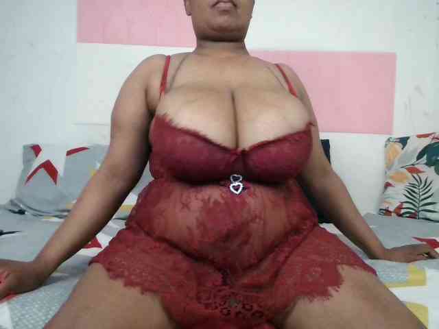 BIGTITTISXX webcam