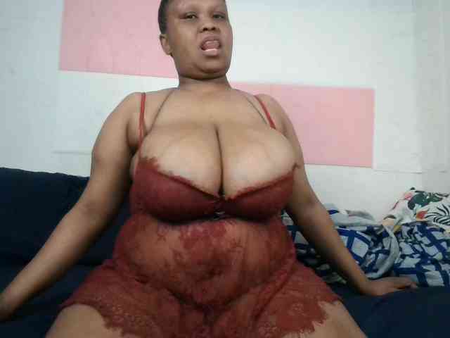 BIGTITTISXX webcam