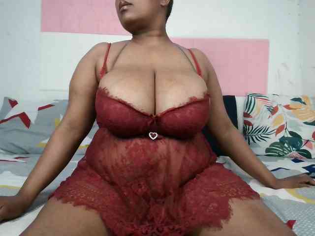 BIGTITTISXX webcam