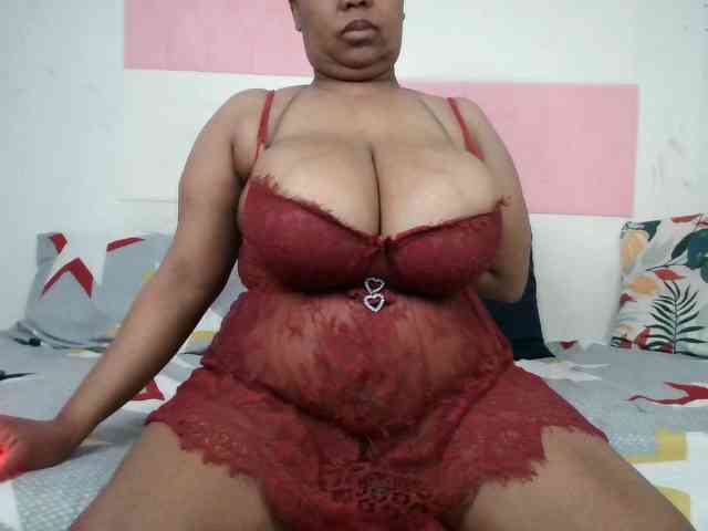 BIGTITTISXX webcam
