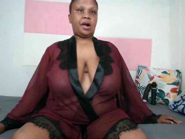 BIGTITTISXX webcam