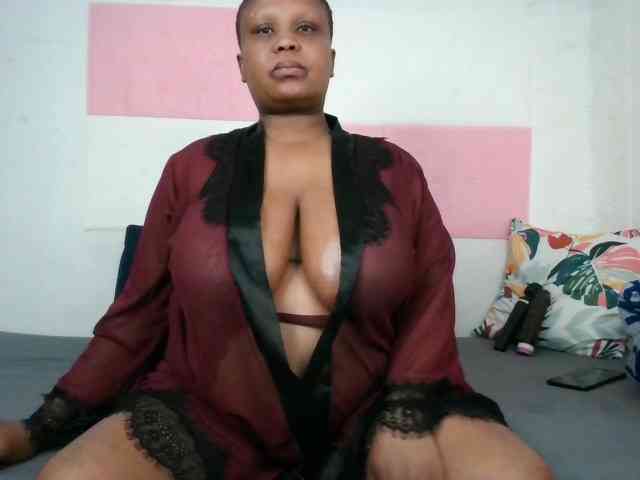 BIGTITTISXX webcam