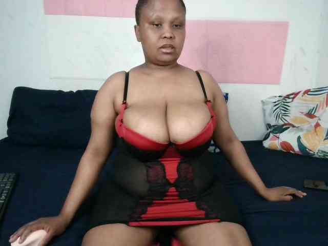 BIGTITTISXX webcam