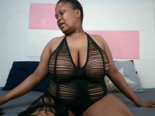 BIGTITTISXX webcam