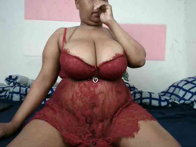 BIGTITTISXX webcam