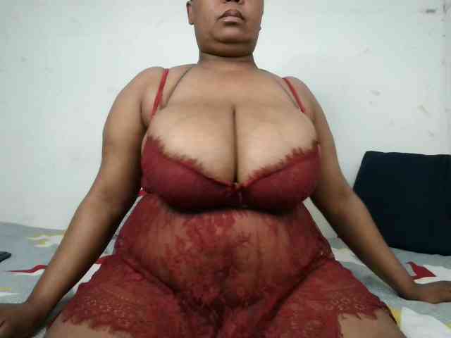 BIGTITTISXX webcam