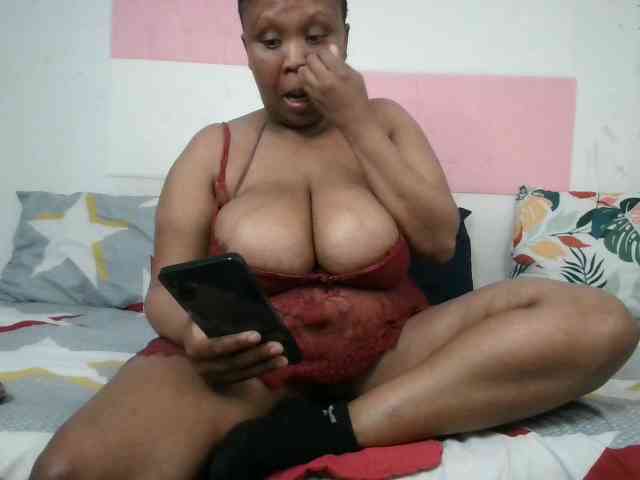 BIGTITTISXX webcam