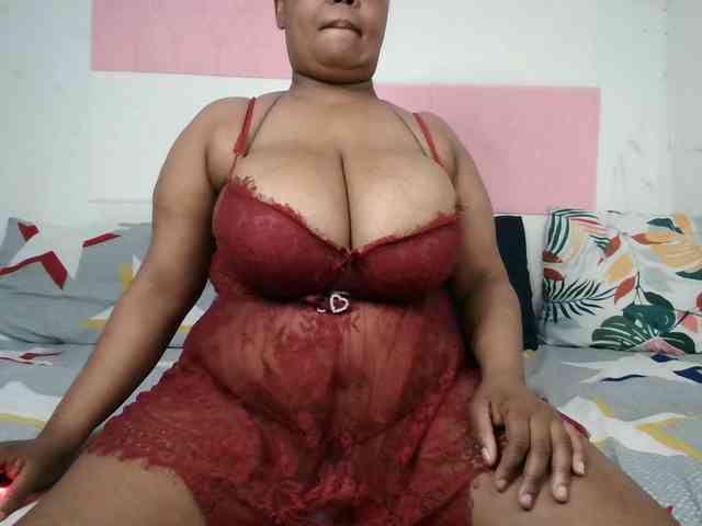 BIGTITTISXX webcam