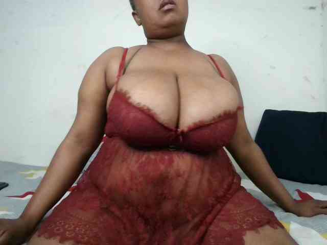 BIGTITTISXX webcam