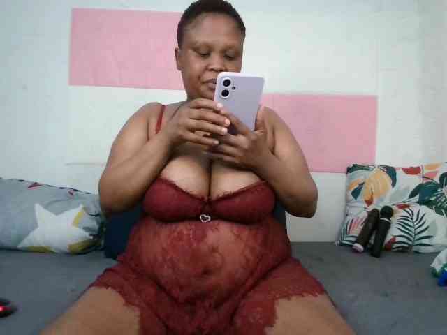 BIGTITTISXX webcam