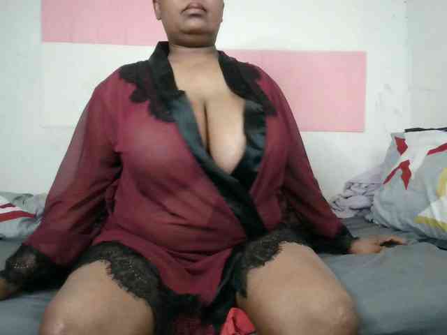 BIGTITTISXX webcam