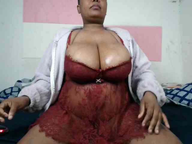BIGTITTISXX webcam