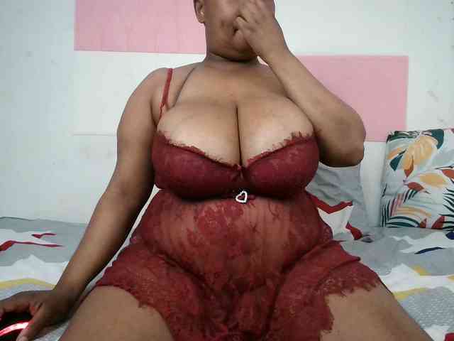 BIGTITTISXX webcam