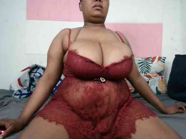 BIGTITTISXX webcam