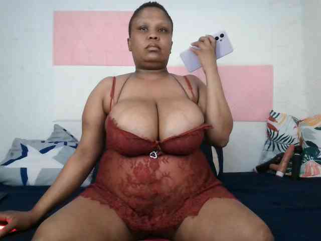 BIGTITTISXX webcam