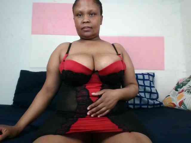 BIGTITTISXX webcam