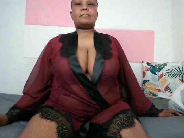 BIGTITTISXX webcam