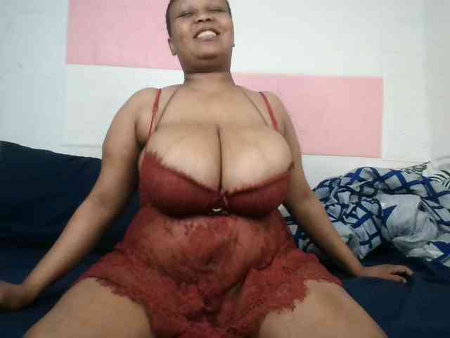 BIGTITTISXX webcam
