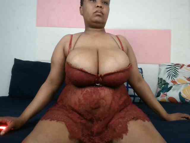 BIGTITTISXX webcam