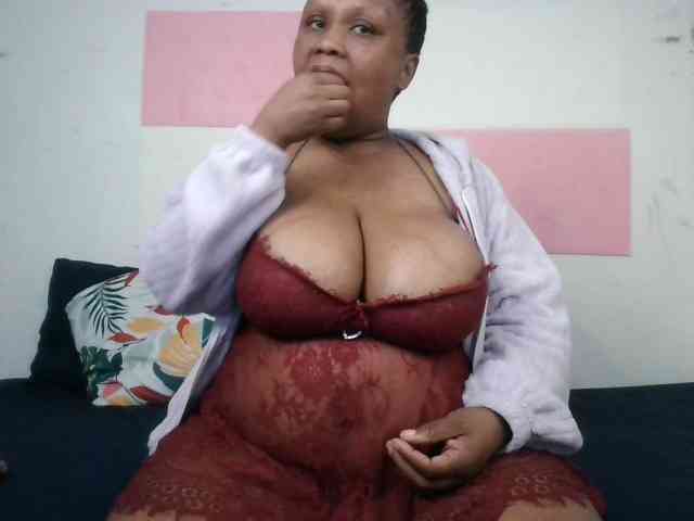 BIGTITTISXX webcam