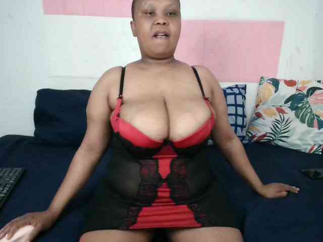 BIGTITTISXX webcam