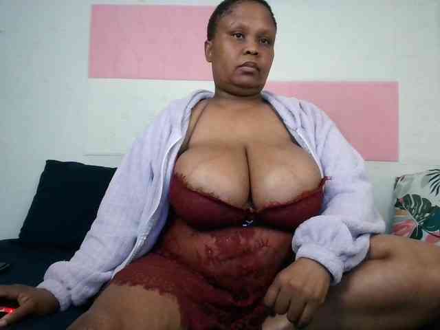 BIGTITTISXX webcam