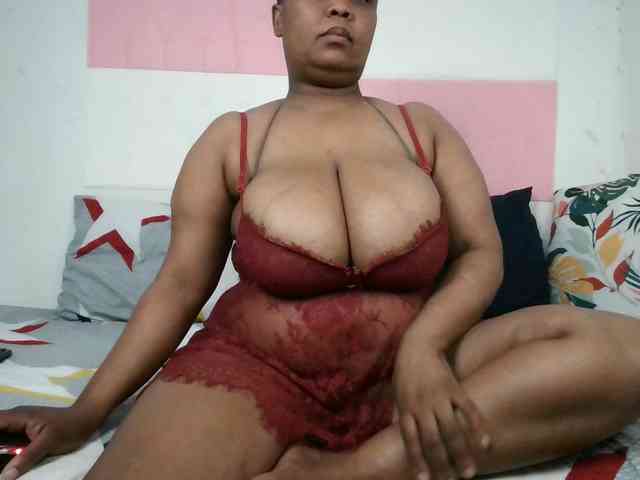 BIGTITTISXX webcam