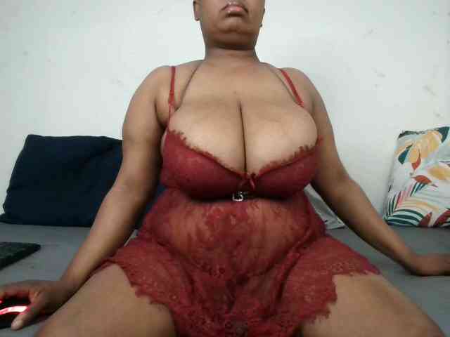 BIGTITTISXX webcam