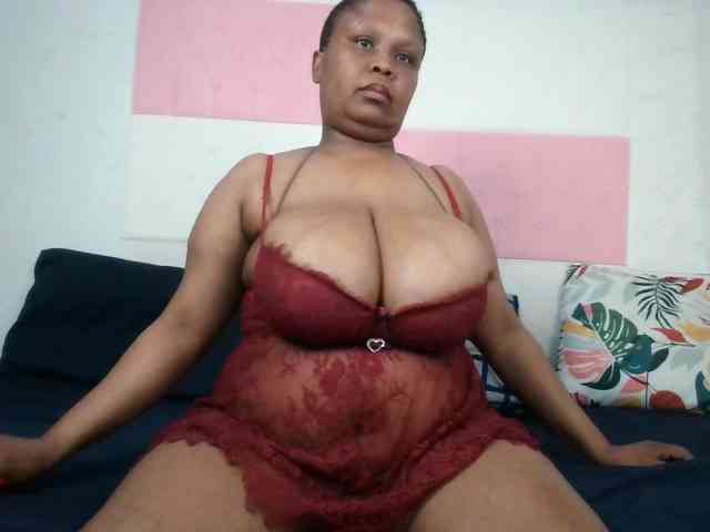 BIGTITTISXX webcam