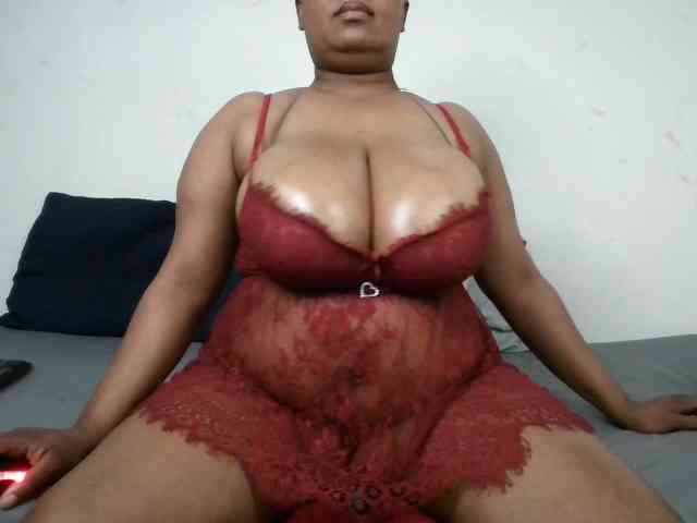 BIGTITTISXX webcam