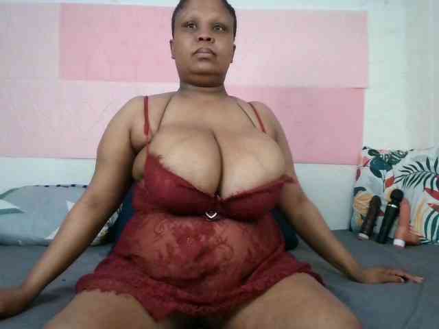 BIGTITTISXX webcam