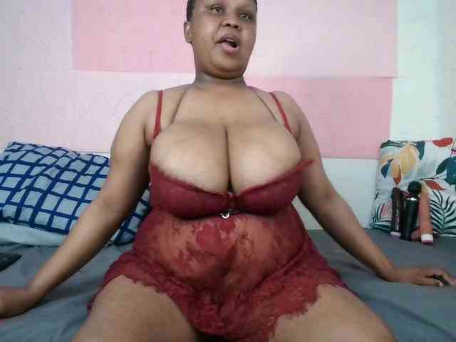 BIGTITTISXX webcam