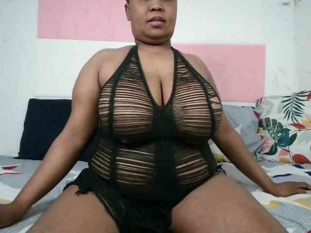 BIGTITTISXX webcam