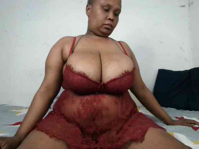 BIGTITTISXX webcam