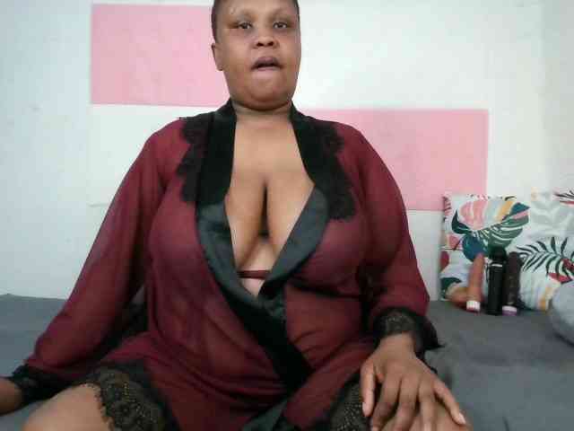 BIGTITTISXX webcam