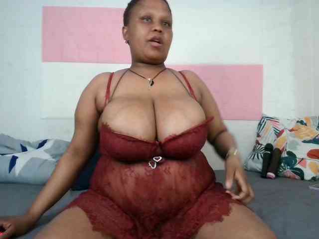 BIGTITTISXX webcam