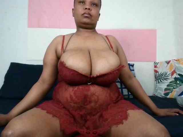 BIGTITTISXX webcam