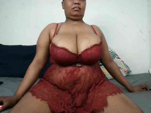 BIGTITTISXX webcam