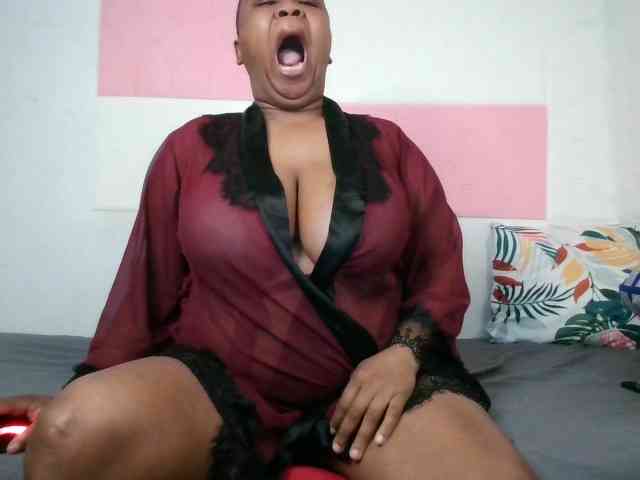 BIGTITTISXX webcam